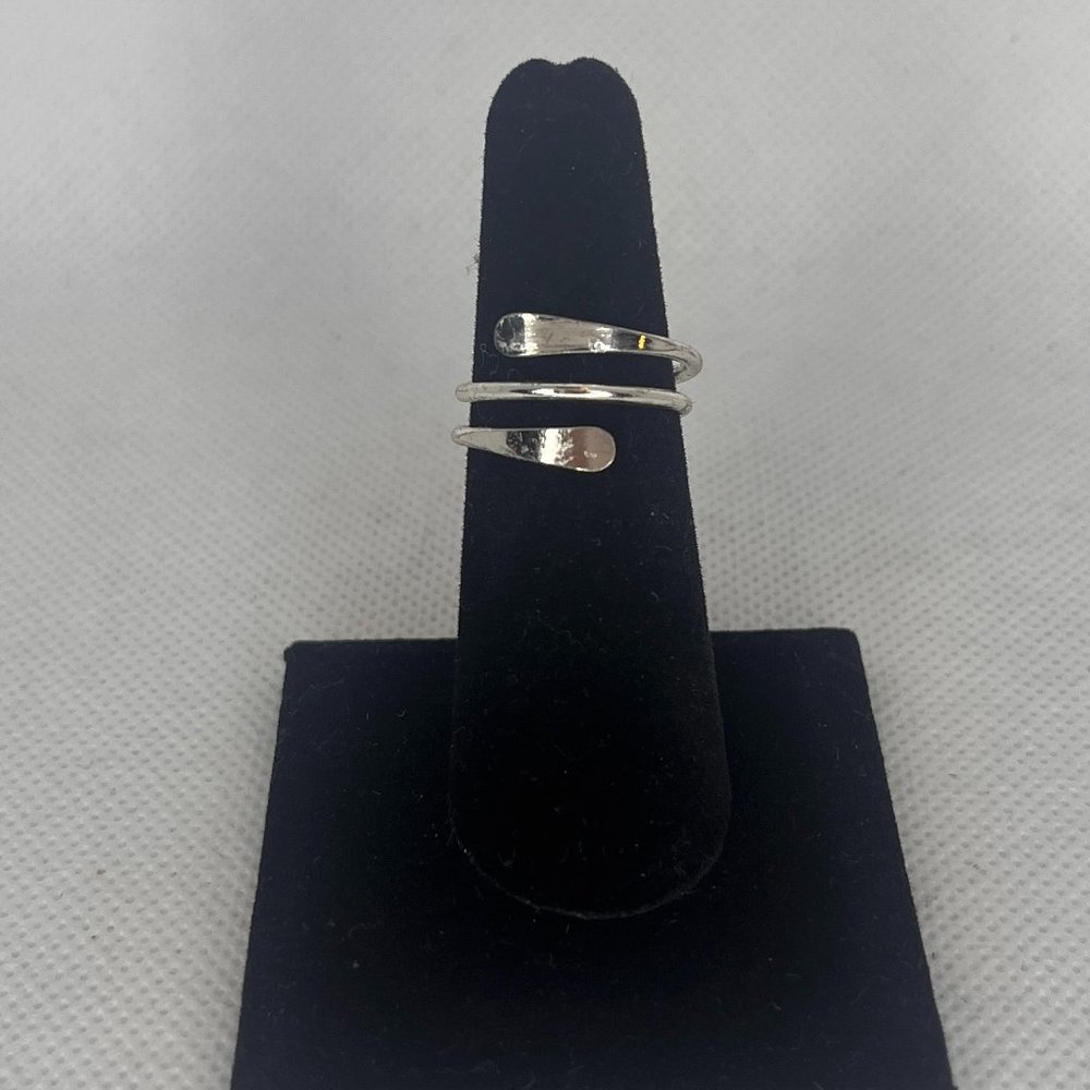 Silver Plated Spiral with hammered ends ring